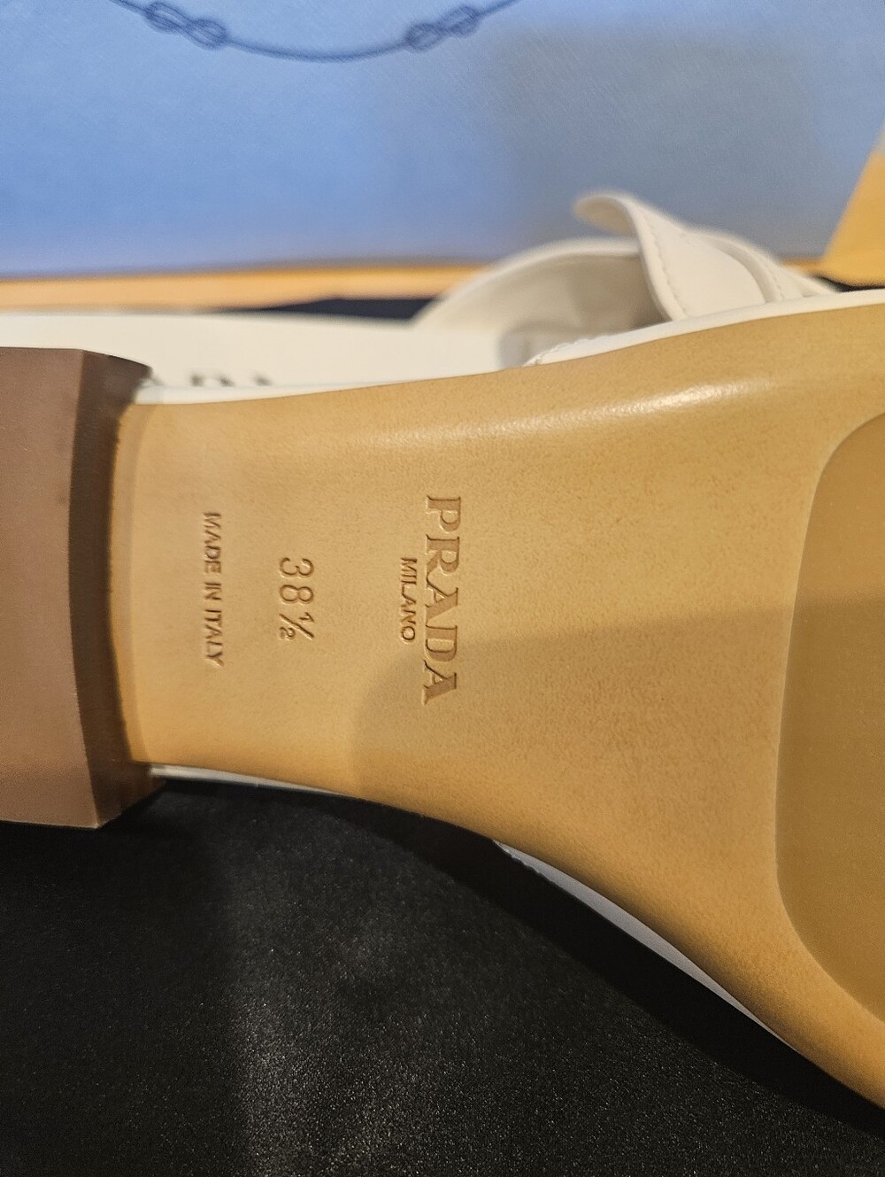 $1,100 Prada Leather Slide Sandals White Gold Logo-Stamp EU 38.5 US 8.5 BNIB - Picture 9 of 10